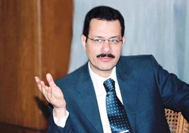 الدكتور احمد درويش